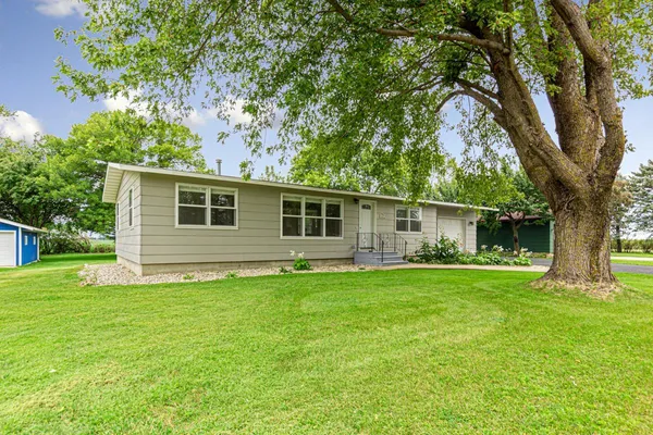 $225,000 | 205 Park Avenue North, Vernon Center, MN 56090