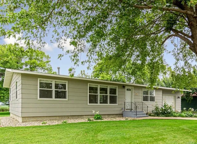 $225,000 | 205 Park Avenue North, Vernon Center, MN 56090