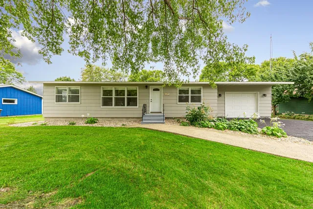 $225,000 | 205 Park Avenue North, Vernon Center, MN 56090