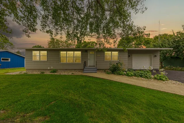 $225,000 | 205 Park Avenue North, Vernon Center, MN 56090