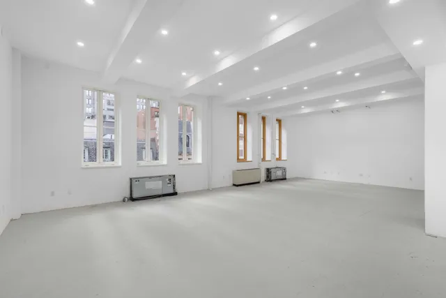 $60,000,000 | 35 East 62nd Street | Lenox Hill