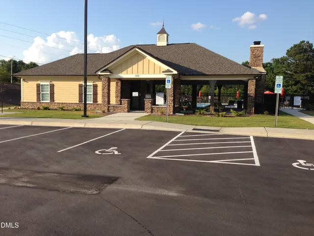 $2,050 | 131 Alamosa Place, Cary, NC 27519