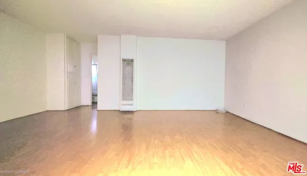 $1,950 | 3055 Foothill Boulevard, Unit 1, La Crescenta, CA 91214