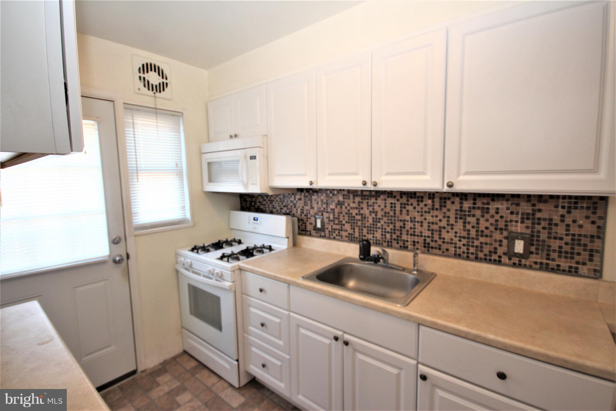 8247 Kavanagh Road Baltimore, MD 21222 - Photo 5 of 17 Kitchen