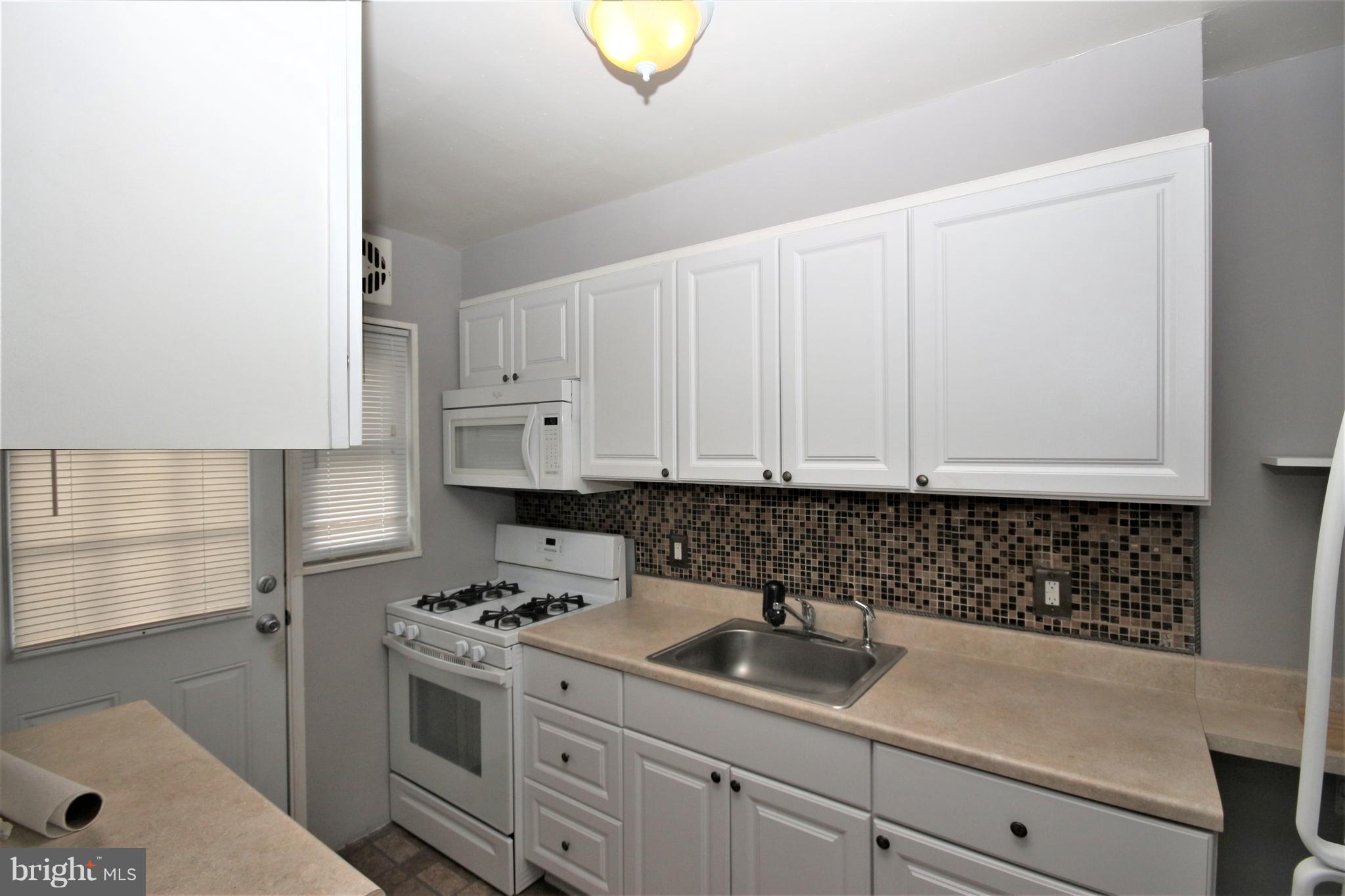 8247 Kavanagh Road Baltimore, MD 21222 - Photo 8 of 17 Bath (Master)