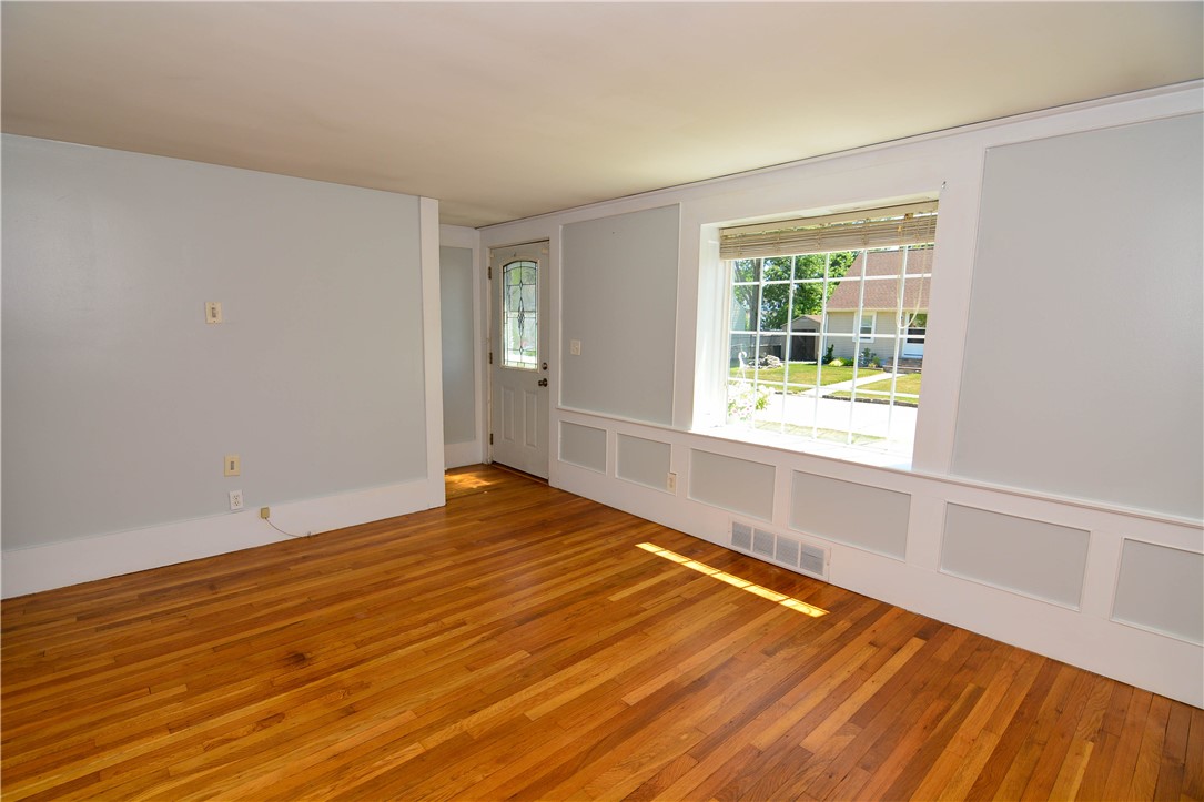 71 Elkland Road Warwick, RI 02886 - Photo 3 of 20 Living Room