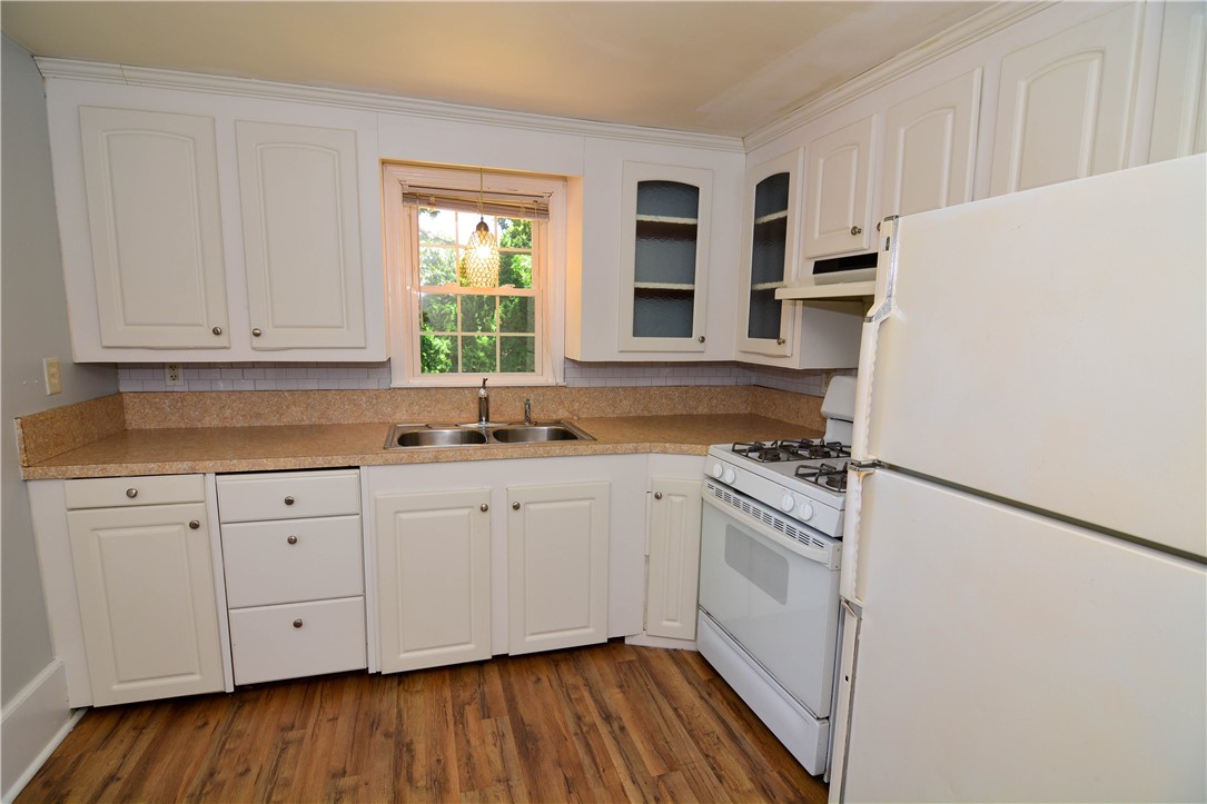 71 Elkland Road Warwick, RI 02886 - Photo 6 of 20 Gallery Image 6
