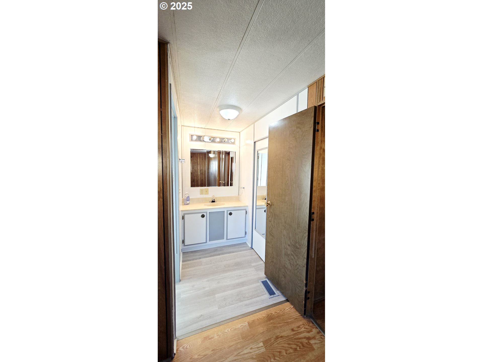 4230 Hazelgreen Road Northeast, Unit 52 Salem, OR 97305 - Photo 13 of 38