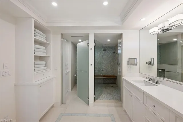 $2,600,000 | 4051 Gulf Shore Boulevard North, Unit 405, Naples, FL 34103