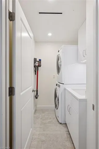 $2,600,000 | 4051 Gulf Shore Boulevard North, Unit 405, Naples, FL 34103