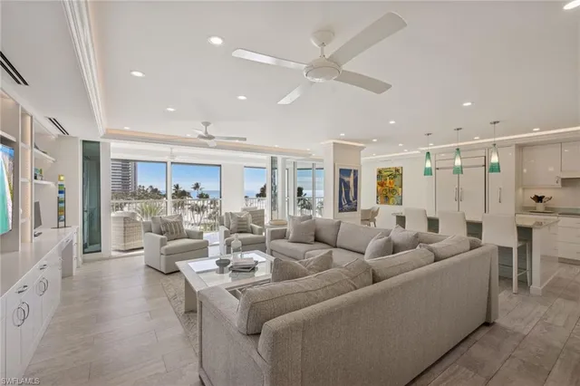 $2,600,000 | 4051 Gulf Shore Boulevard North, Unit 405, Naples, FL 34103