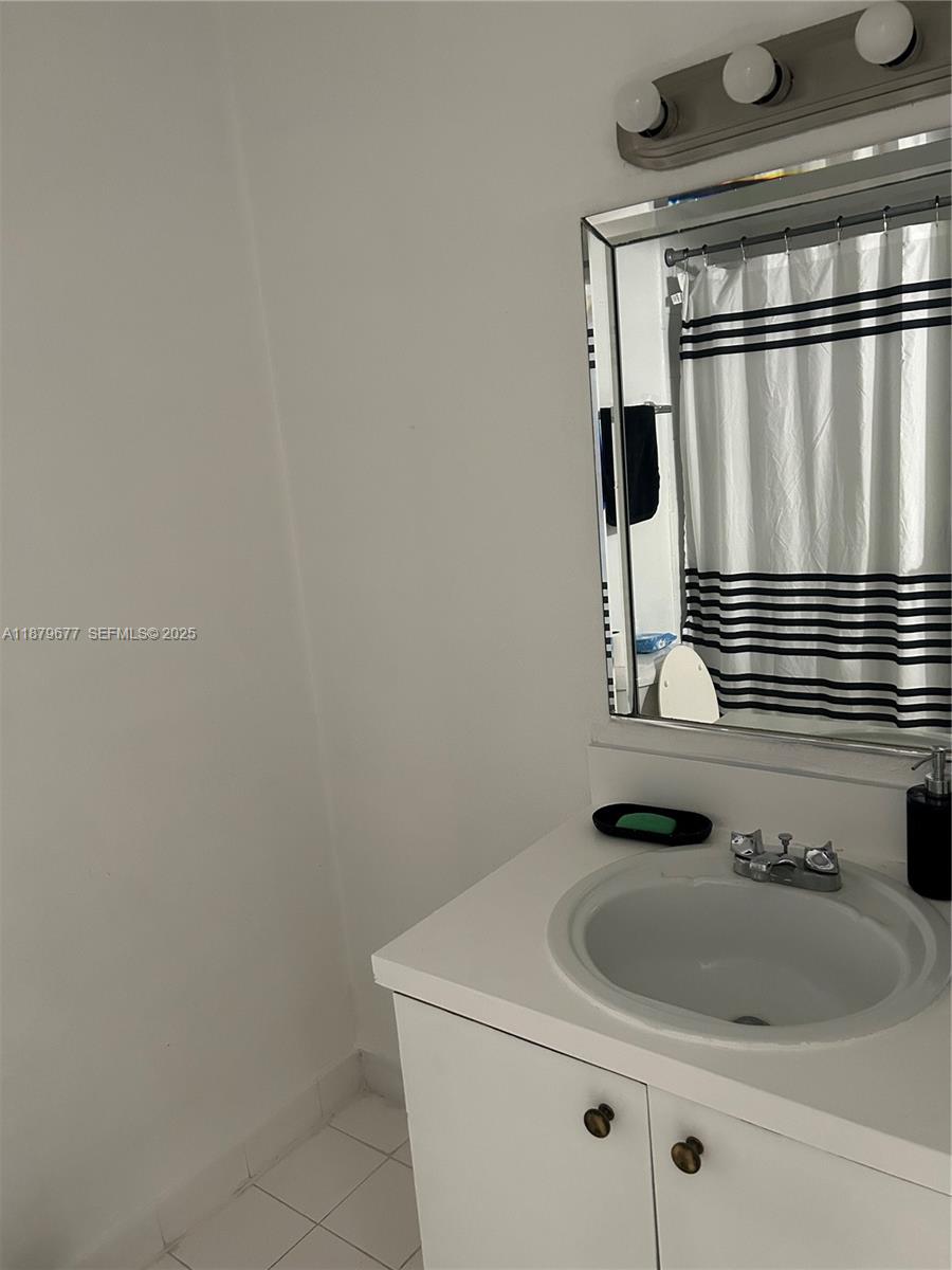 17901 Northwest 68th Avenue, Unit R209 Hialeah, FL 33015 - Photo 13 of 40
