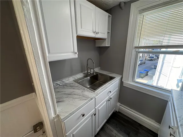 $1,800 | 29 Gesler Street, Unit 2R, Providence, RI 02909