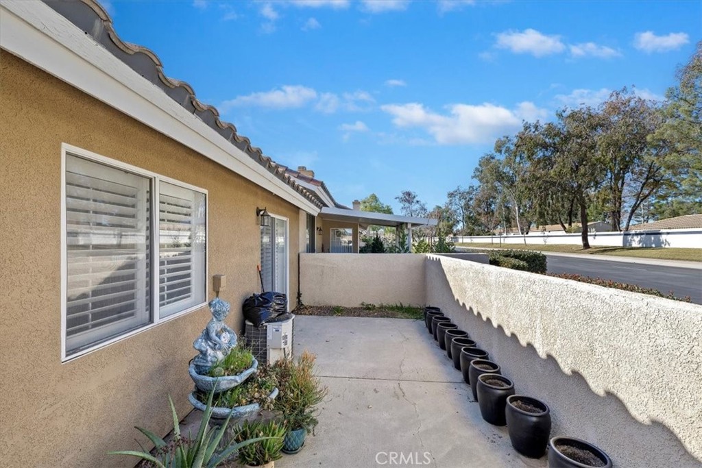 5509 Rodriguez Avenue Banning, CA 92220 - Photo 32 of 36 a view of balcony with couch