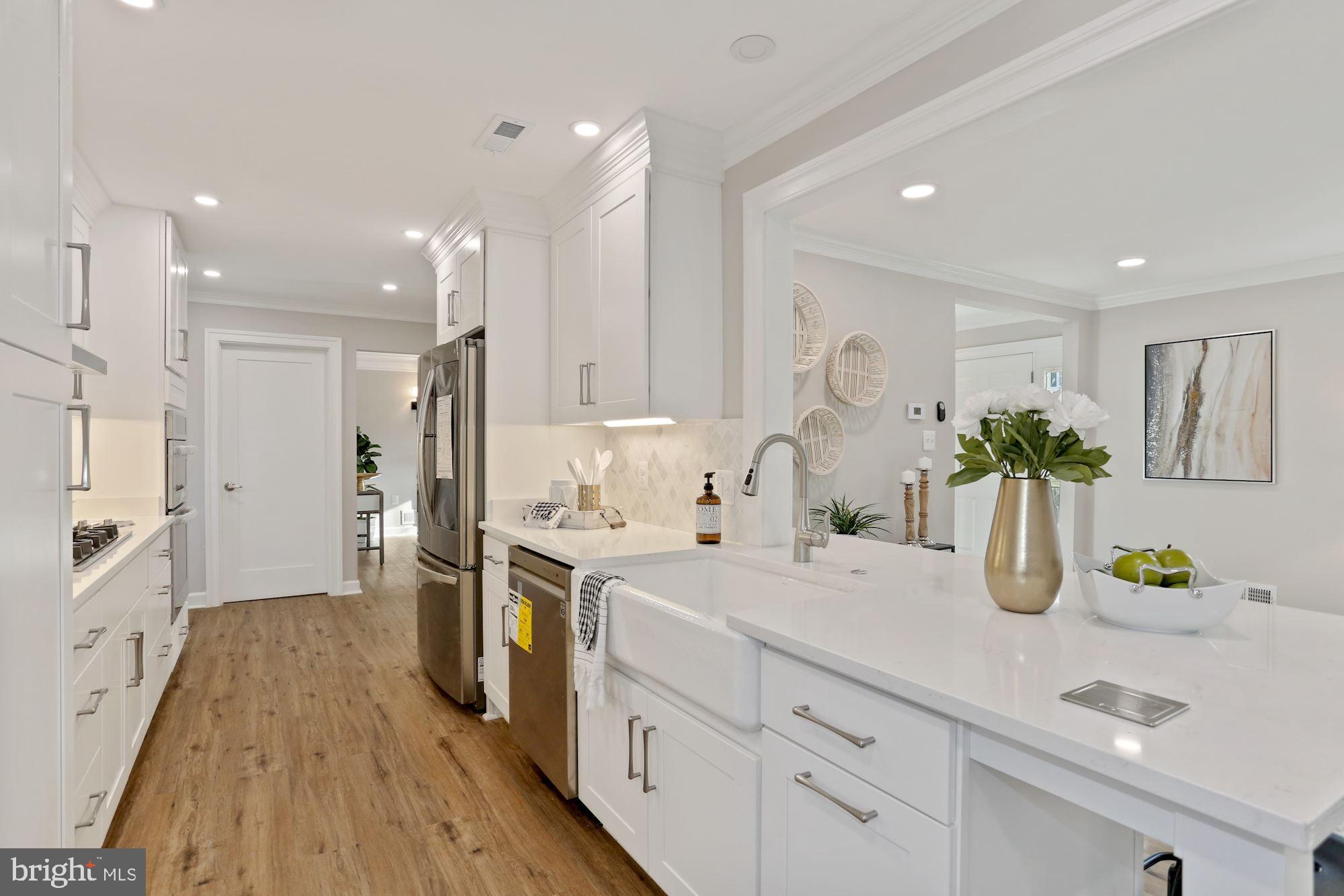 9006 Brook Ford Road Burke, VA 22015 - Photo 8 of 50 Gallery Image 8