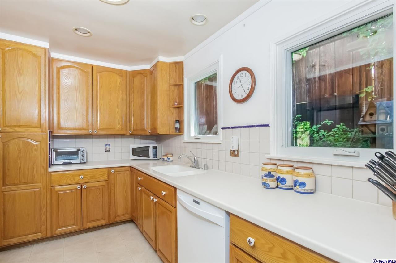 1011 Alta Vista Drive Altadena, CA 91001 - Photo 10 of 32 Additional Photo