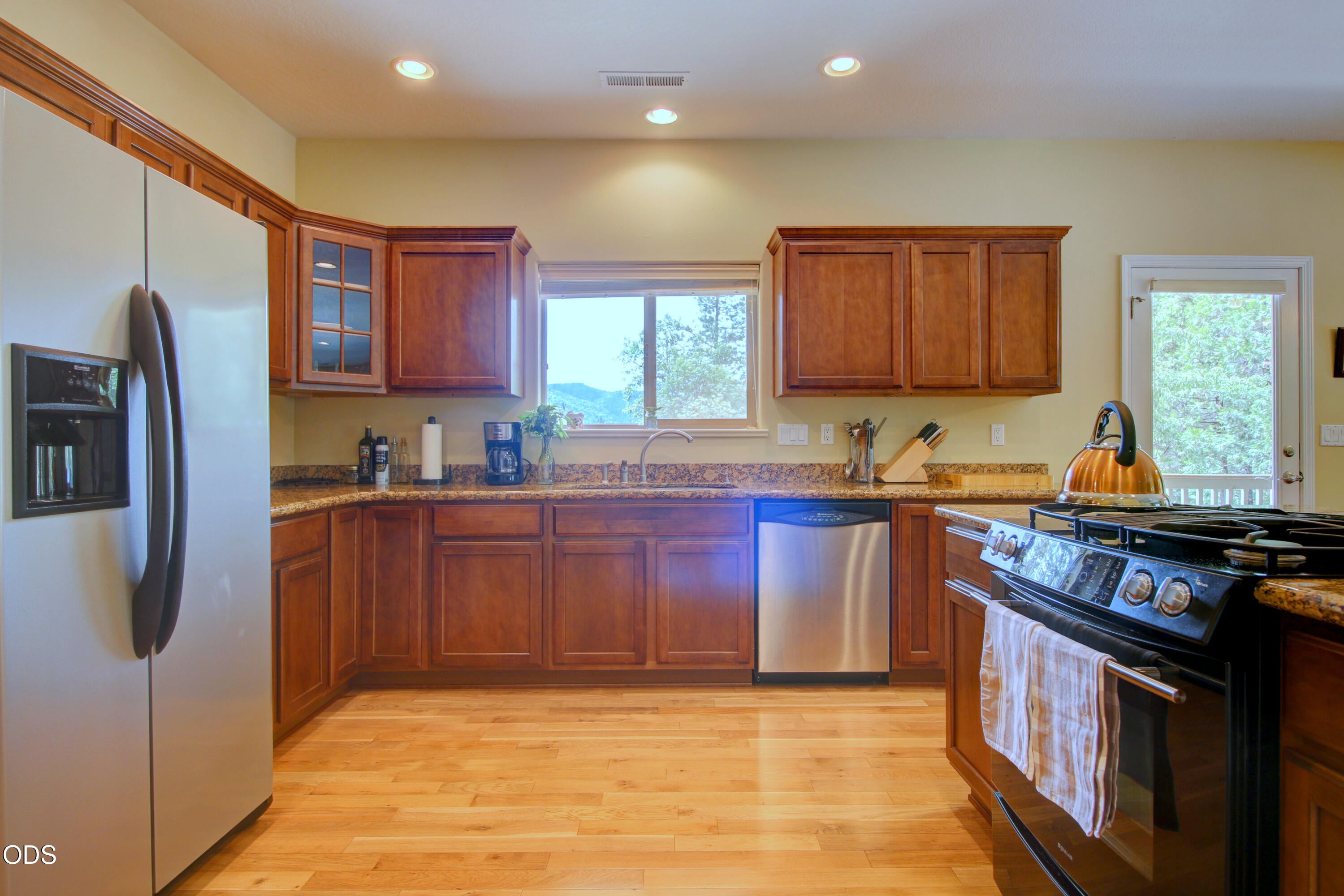 665 Winona Road Grants Pass, OR 97526 - Photo 17 of 27 Gallery Image 17