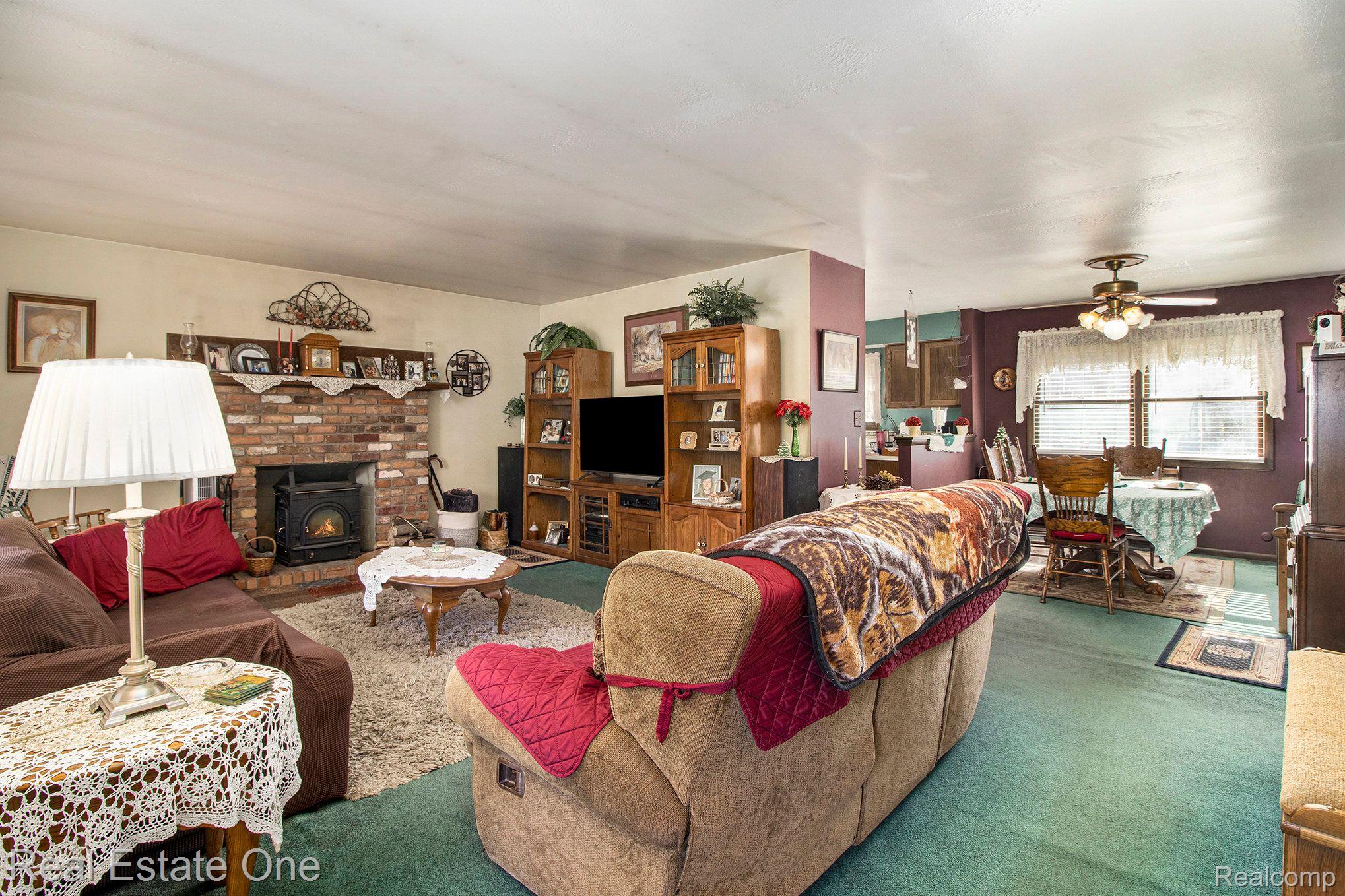 33887 Ash Road New Boston, MI 48164 - Photo 8 of 27 Gallery Image 8