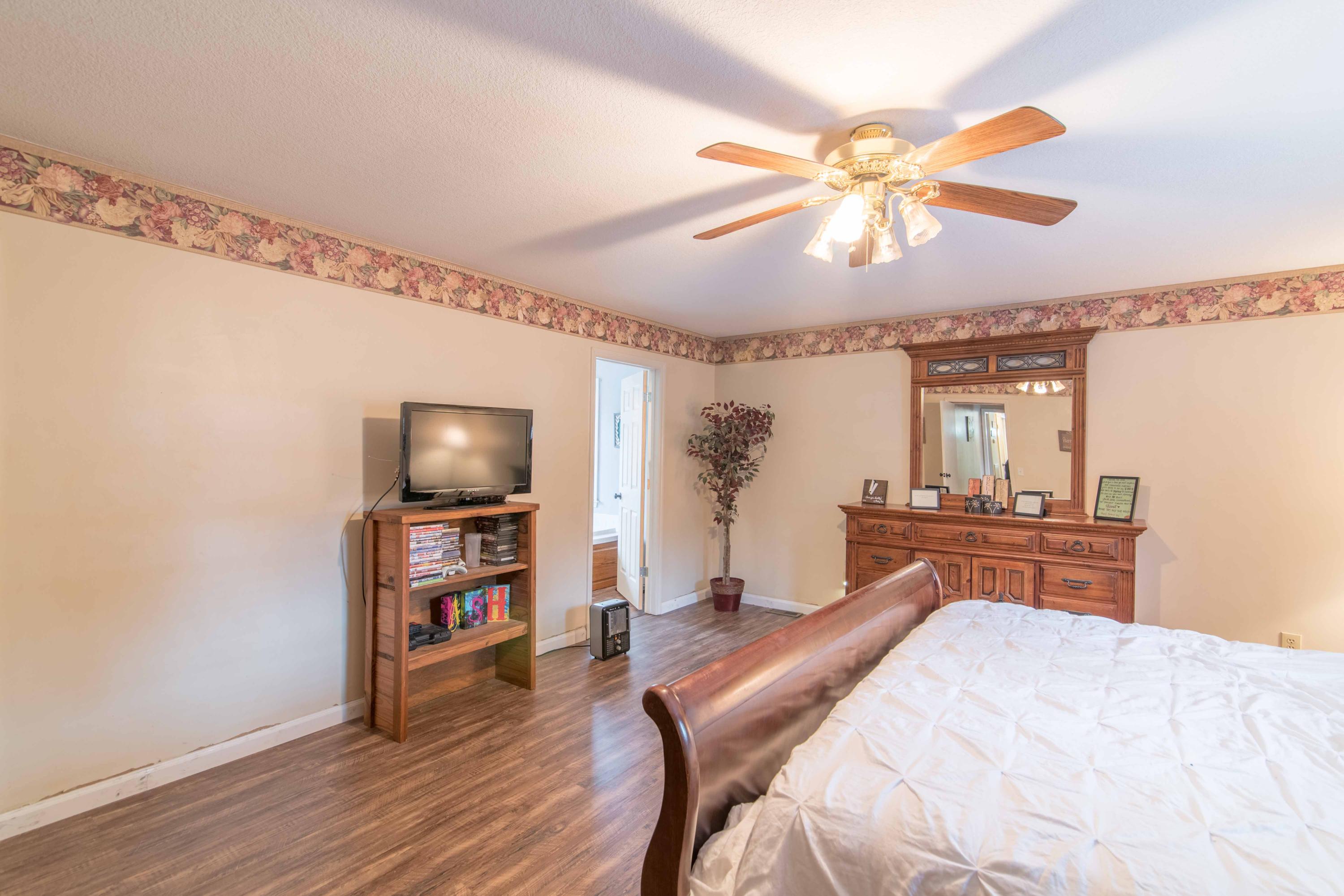 1057 West Valley Road Whitwell, TN 37397 - Photo 20 of 26 1057 W Valley-15