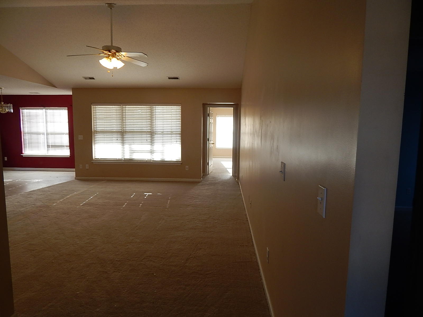 1313 Lantern Road Summerville, SC 29486 - Photo 3 of 19 DSCN3338