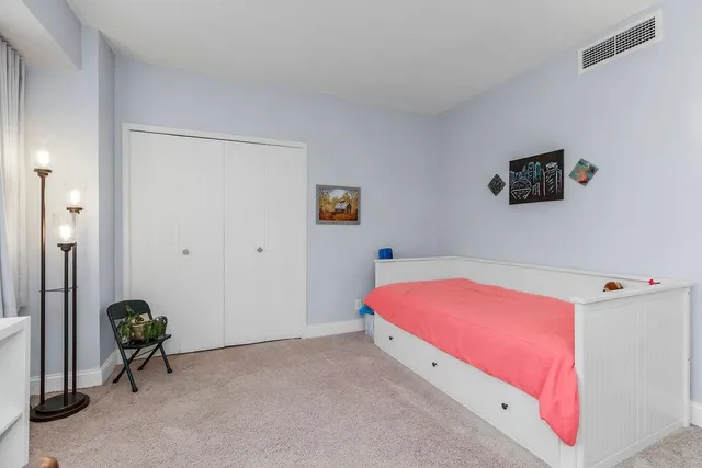 $211,995 | 333 West Meyer Boulevard, Unit 215, Kansas City, MO 64113