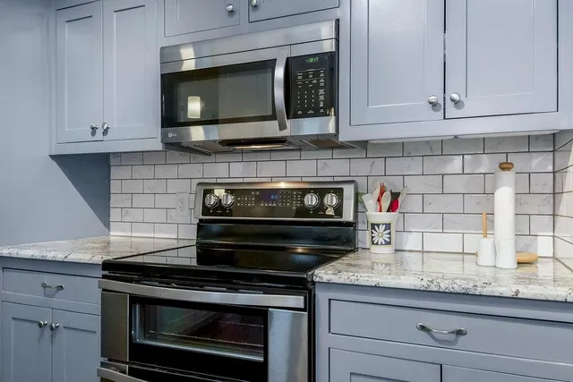 $211,995 | 333 West Meyer Boulevard, Unit 215, Kansas City, MO 64113