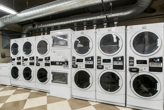 $211,995 | 333 West Meyer Boulevard, Unit 215, Kansas City, MO 64113