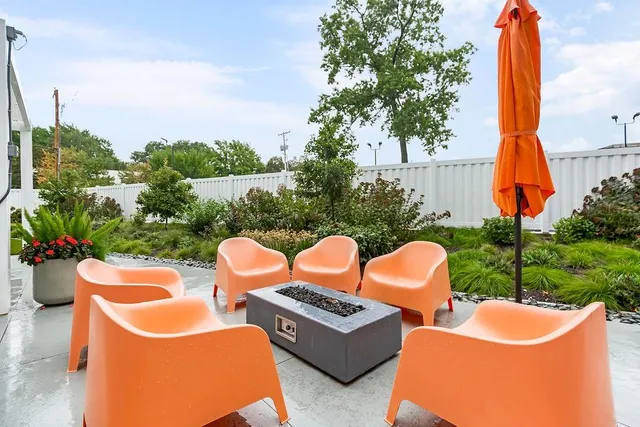 $211,995 | 333 West Meyer Boulevard, Unit 215, Kansas City, MO 64113