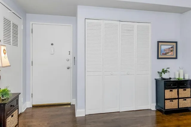 $211,995 | 333 West Meyer Boulevard, Unit 215, Kansas City, MO 64113