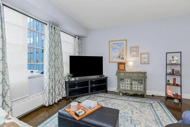 $211,995 | 333 West Meyer Boulevard, Unit 215, Kansas City, MO 64113