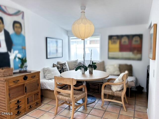 213 Rossmore Drive Oxnard, CA 93035 - Photo 10 of 28 a view of a dining room with furniture