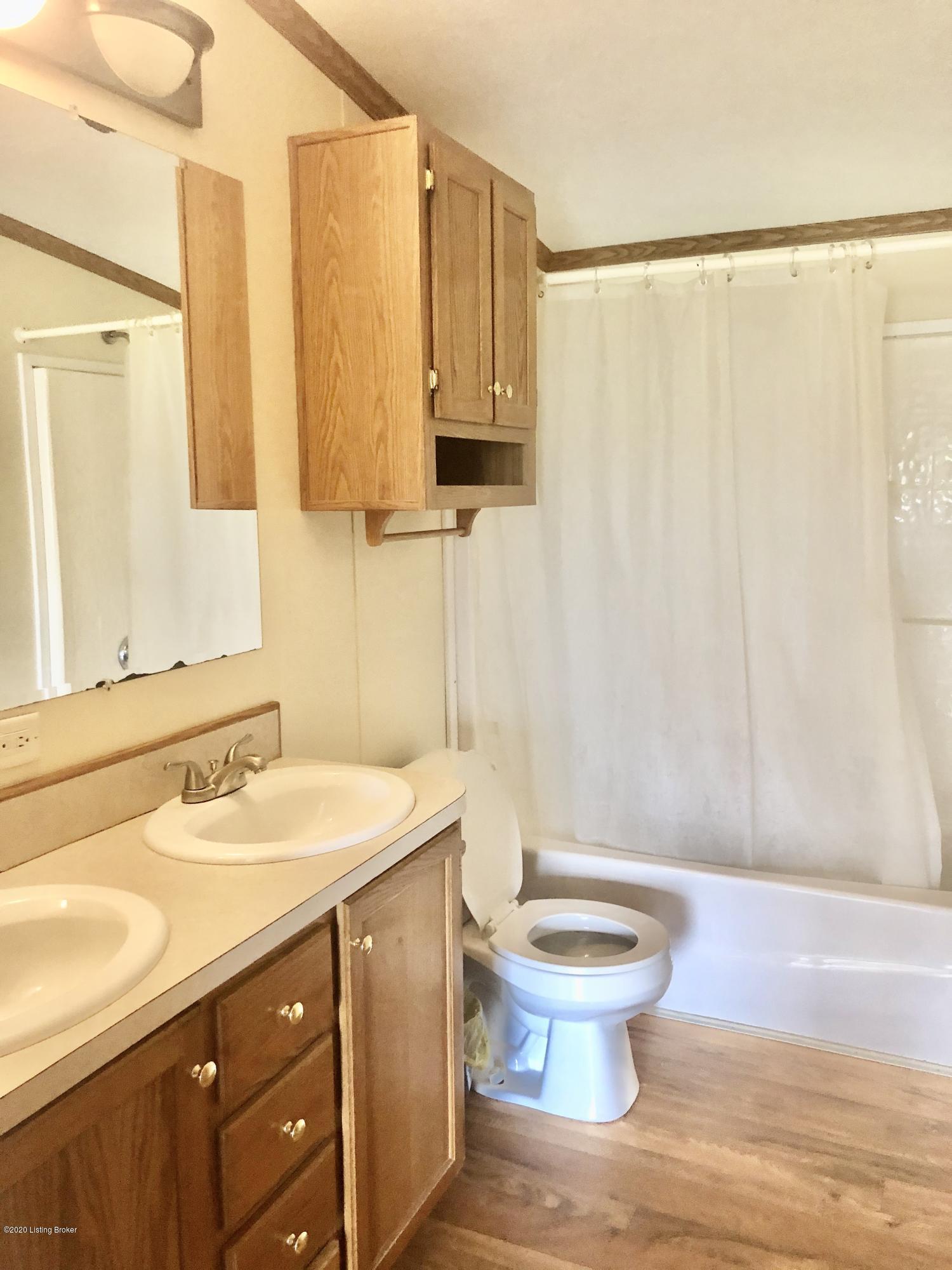 710 Hobbs Reesor Road Vine Grove, KY 40175 - Photo 17 of 32 fullsizeoutput_2551