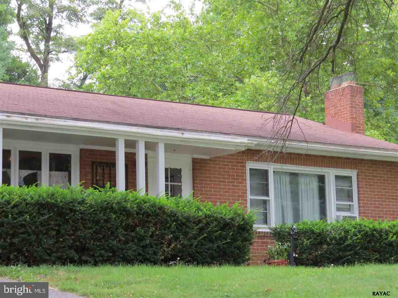 401 Corbin Road York, PA 17403 - Photo 3 of 11