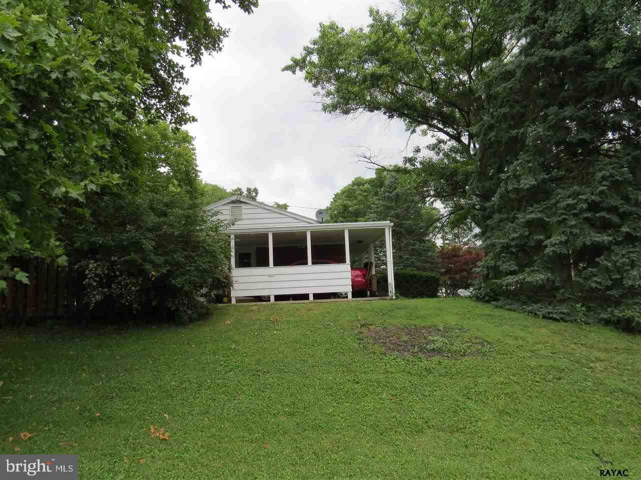 401 Corbin Road York, PA 17403 - Photo 4 of 11