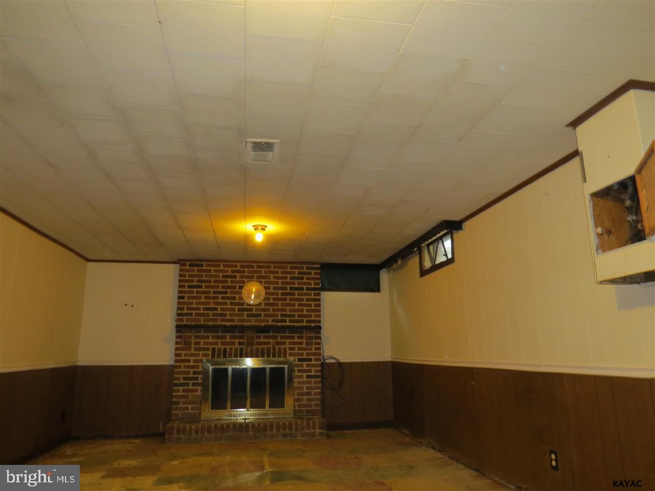 401 Corbin Road York, PA 17403 - Photo 9 of 11