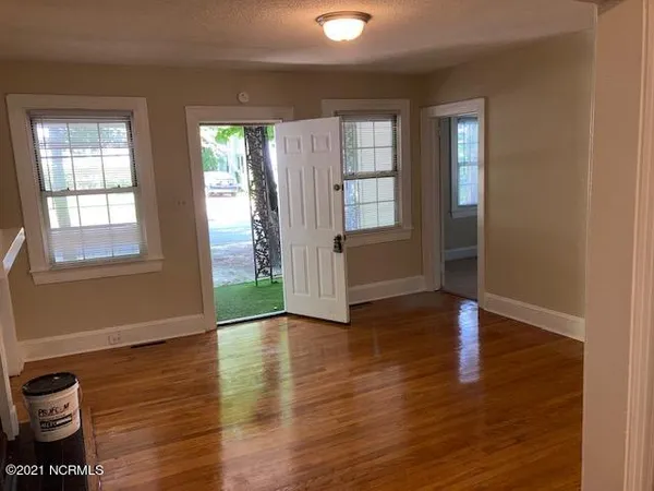 $1,300 | 209 South Meade Street, Greenville, NC 27858
