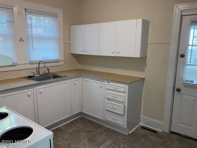 $1,300 | 209 South Meade Street, Greenville, NC 27858