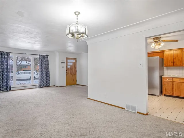 $159,500 | 408 Southgate Drive, Belleville, IL 62223