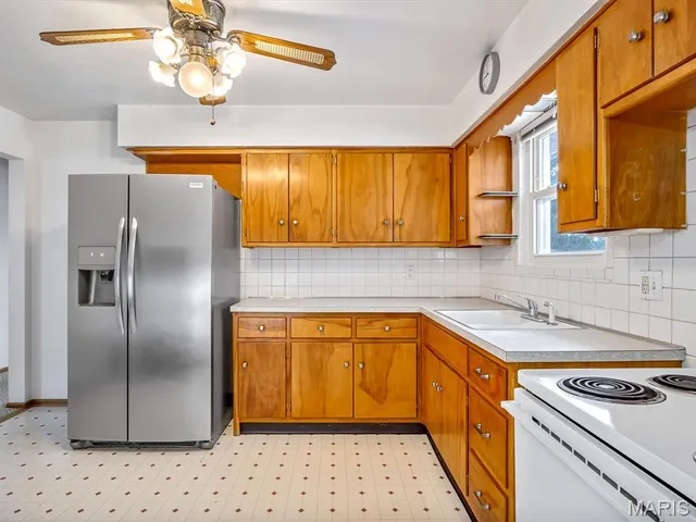 $159,500 | 408 Southgate Drive, Belleville, IL 62223