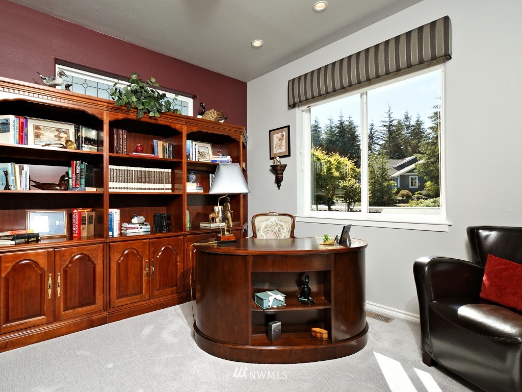 261 East Soderberg Road Allyn, WA 98524 - Photo 13 of 25 Gallery Image 13
