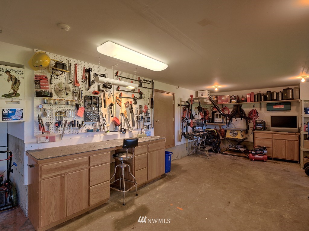 261 East Soderberg Road Allyn, WA 98524 - Photo 25 of 25 Gallery Image 25