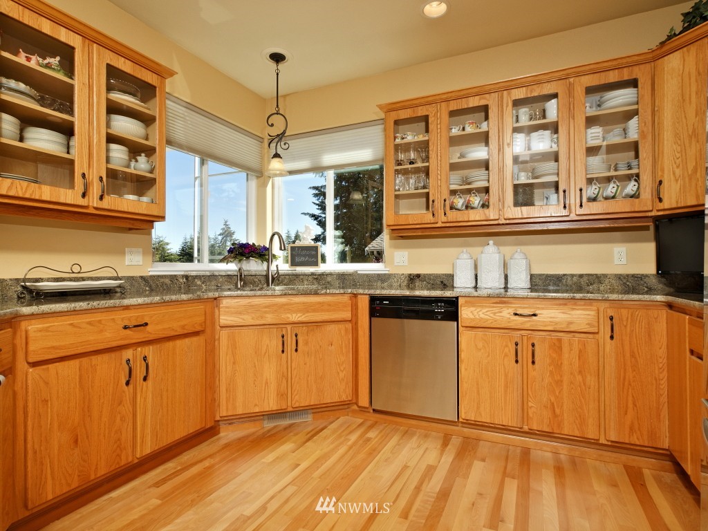 261 East Soderberg Road Allyn, WA 98524 - Photo 9 of 25 Gallery Image 9
