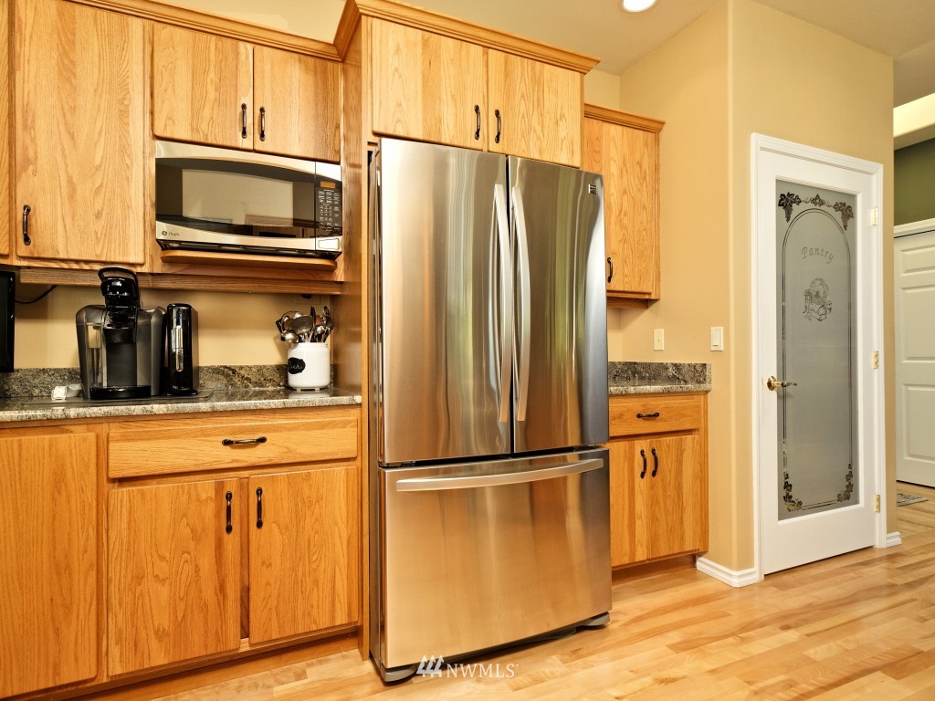 261 East Soderberg Road Allyn, WA 98524 - Photo 10 of 25 Gallery Image 10