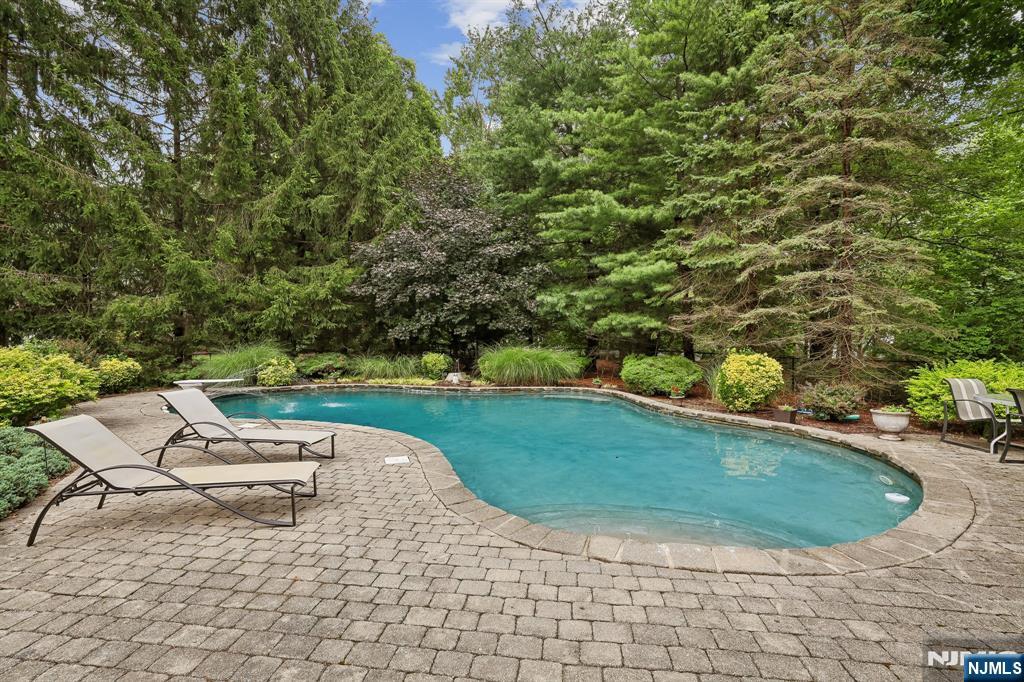 10 Arcadia Road Woodcliff Lake, NJ 07677 - Photo 32 of 33
