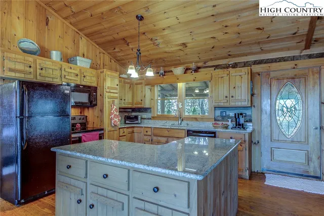 a view of a terrace with sky view