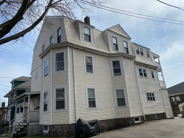 $2,900 | 15 Pierce Street, Unit 2, Quincy, MA 02171