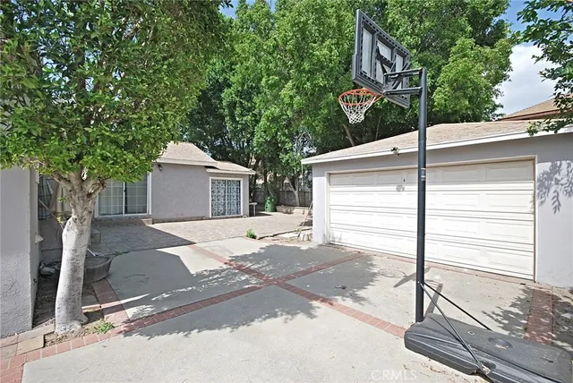 $899,990 | 10622 Zelzah Avenue, Granada Hills, CA 91344