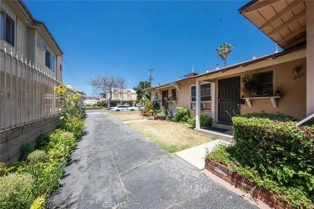 $1,500,000 | 5238 Hermitage Avenue, Valley Village, CA 91607