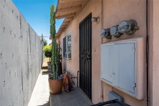 $1,500,000 | 5238 Hermitage Avenue, Valley Village, CA 91607