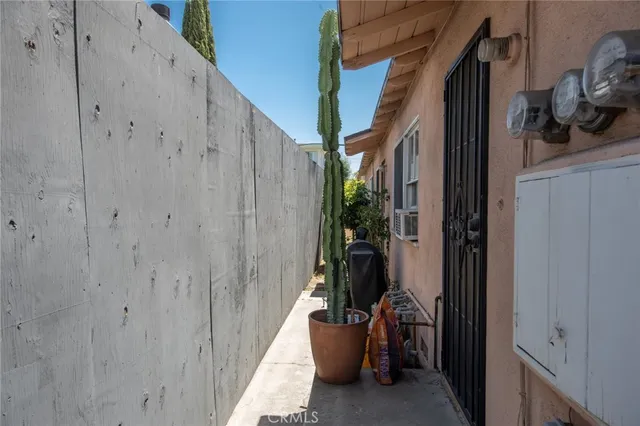 $1,500,000 | 5238 Hermitage Avenue, Valley Village, CA 91607